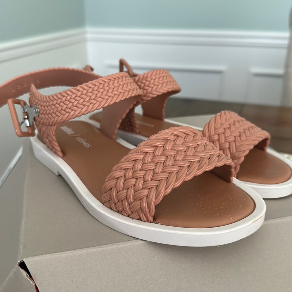 Melissa / Salinas Size 7